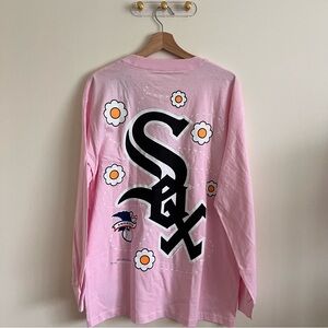 JFG x Mitchell & Ness Chicago White Sox Flowers Long Sleeve T-Shirt
Pink 
Large